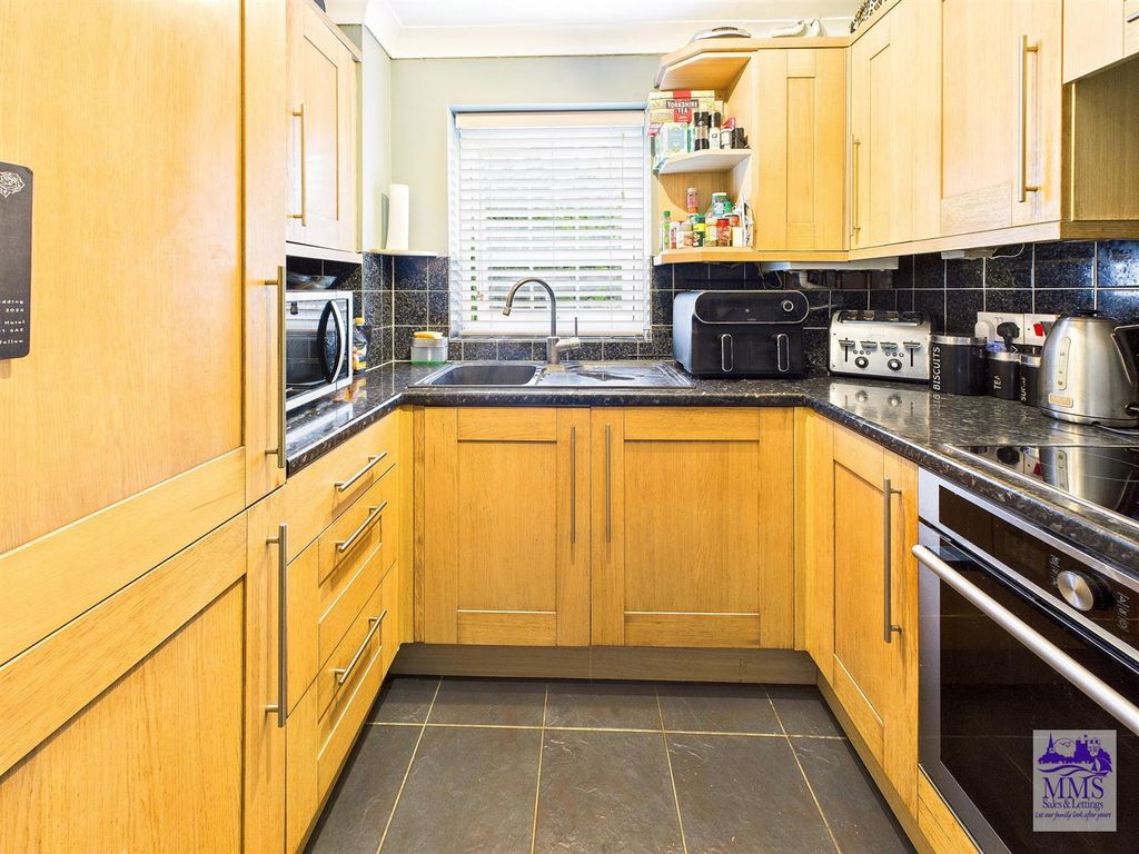 Property photo 2 of 16 Cam04098G0-Pr0128-Still008.Jpg