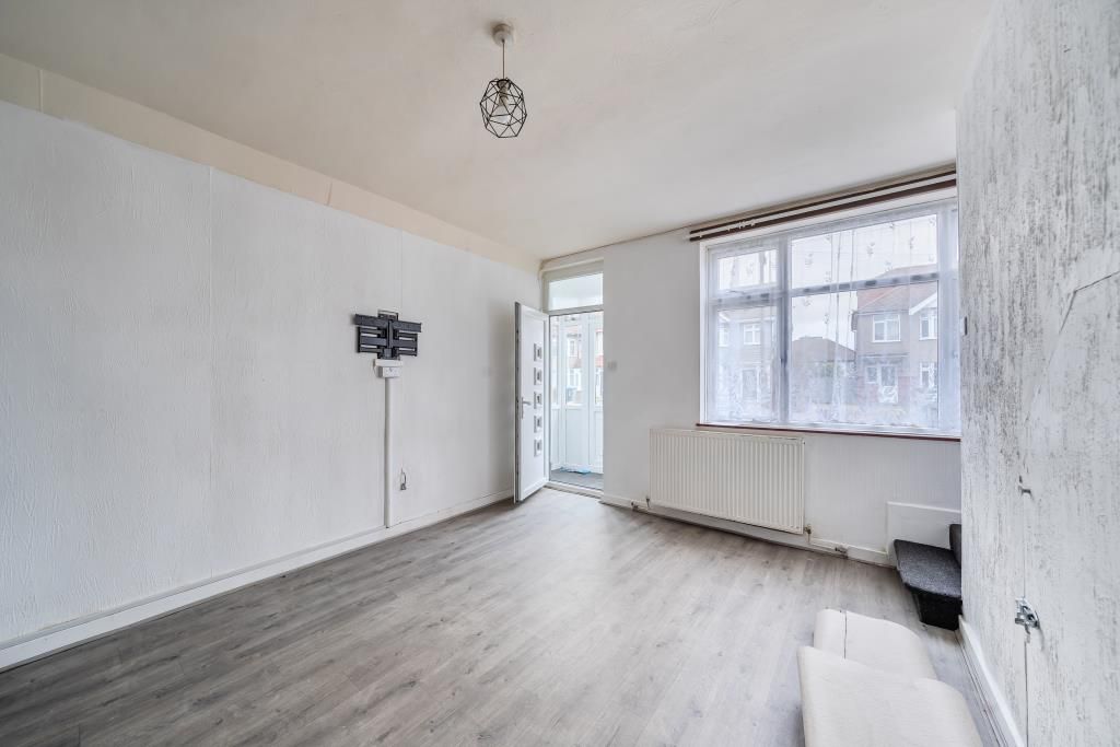 Property photo 3 of 20 Reception