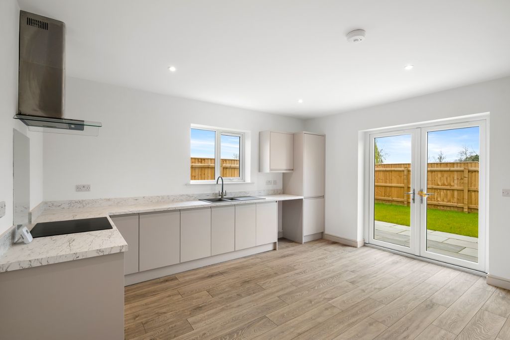 Property photo 1 of 13 5139220