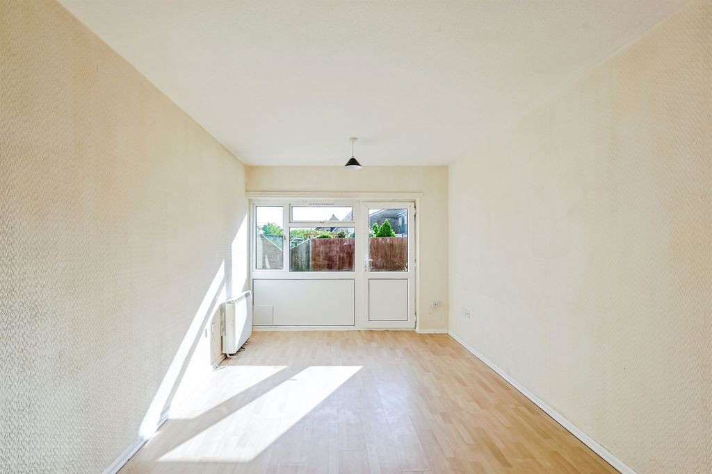 Property photo 3 of 20