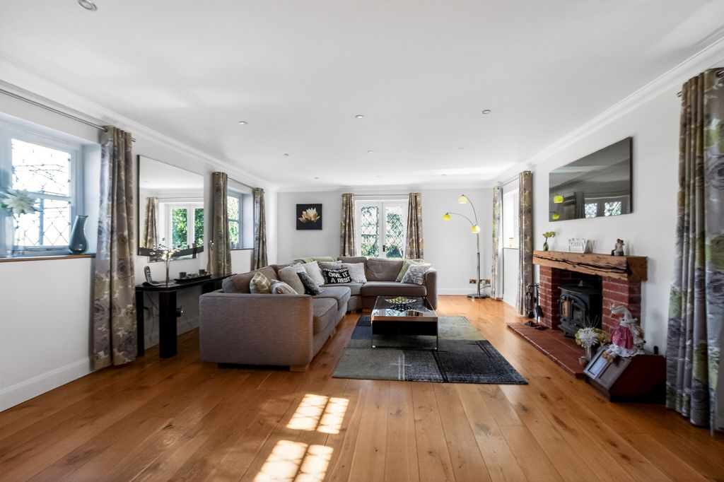 Property photo 2 of 30