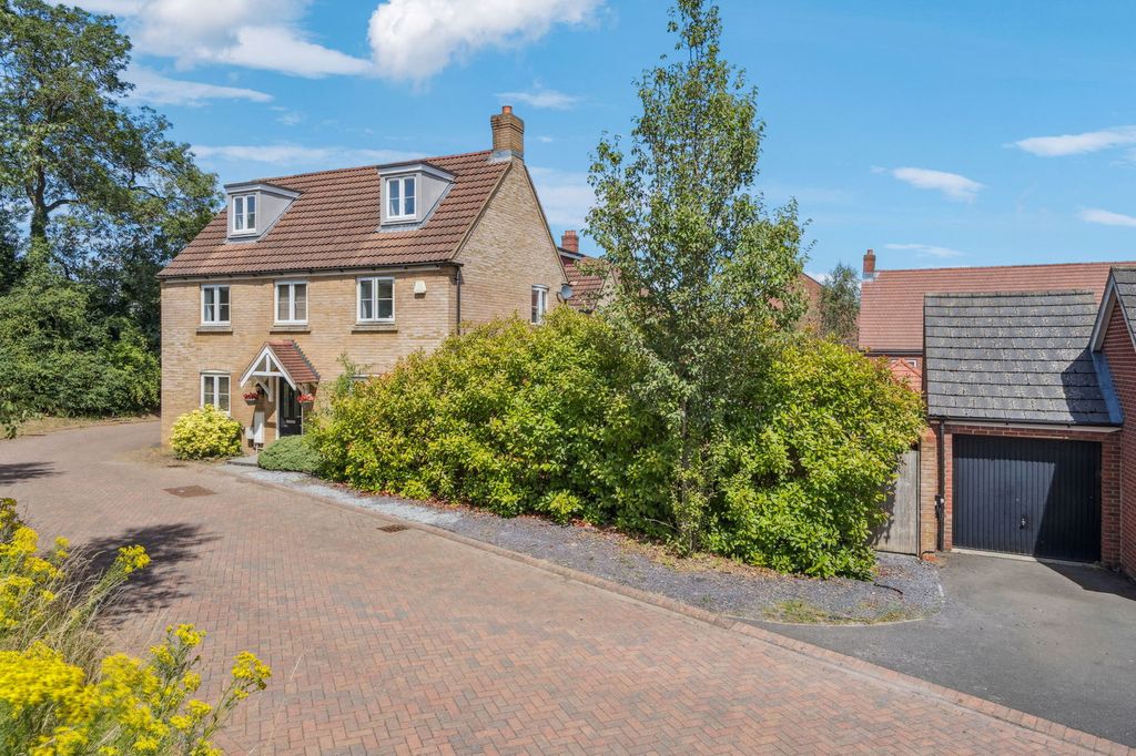 Property photo 2 of 18