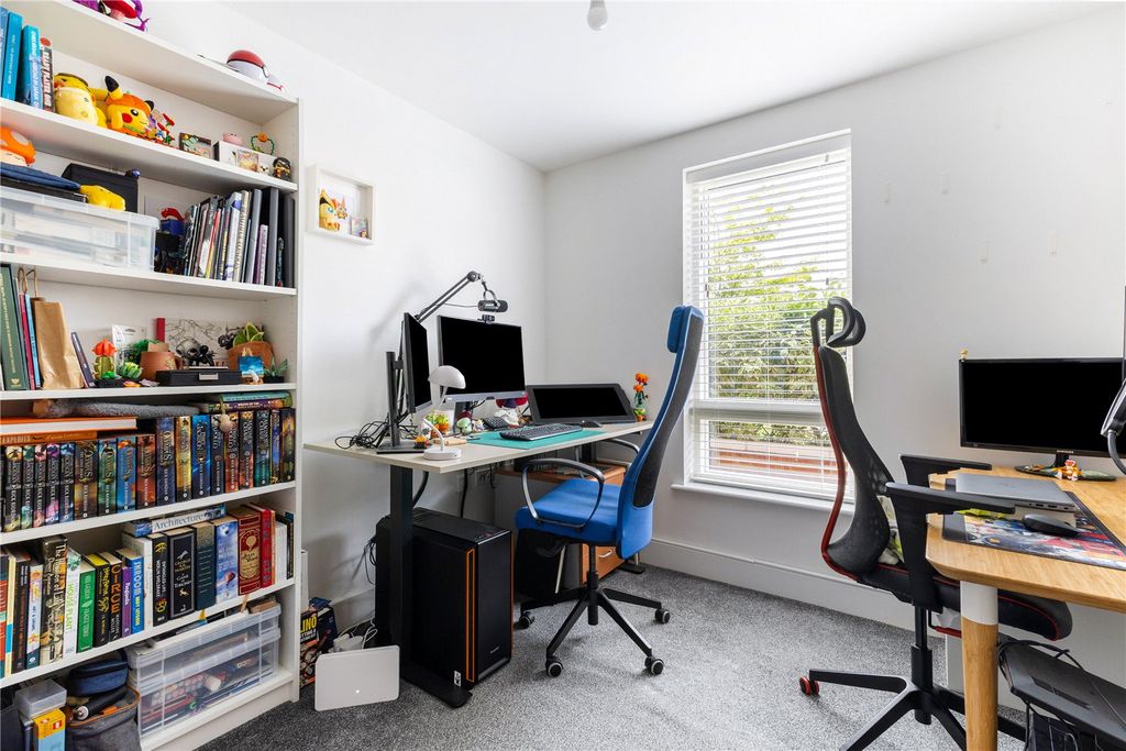 Additional image 8 of 2 bed flat for saleSydenham Road, Guildford, Surrey GU1