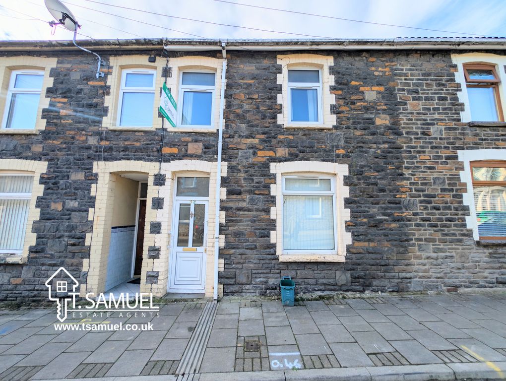 Property photo 1 of 17 Front