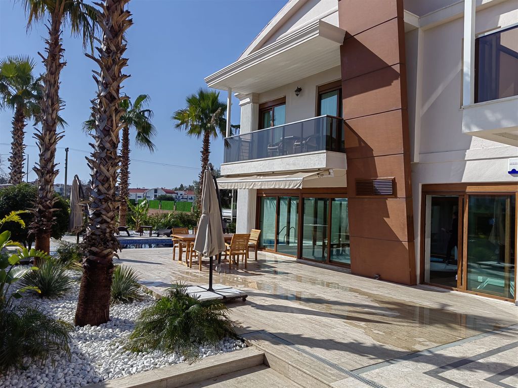 Property photo 2 of 22 Lavish 4-Bedroom Villa For Sale In Belek - Beautifully Maintained Exterior Space