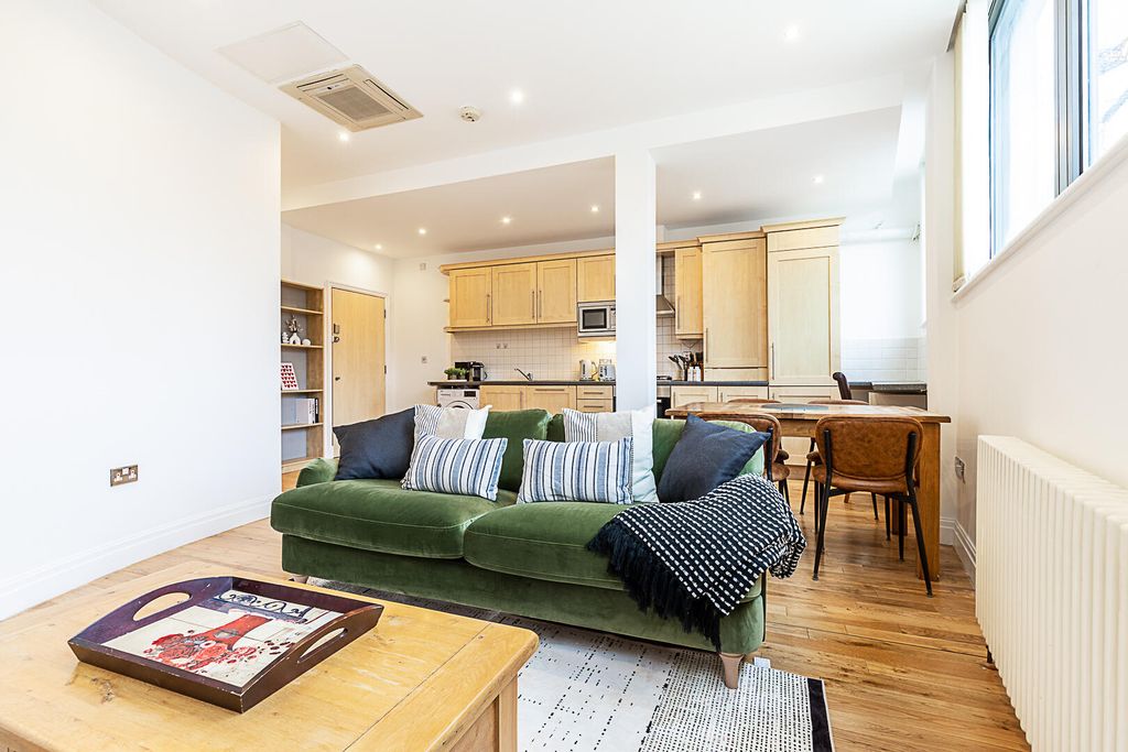 Property photo 3 of 13 Yunl - 21 Cube House, Spa Road.Jpg