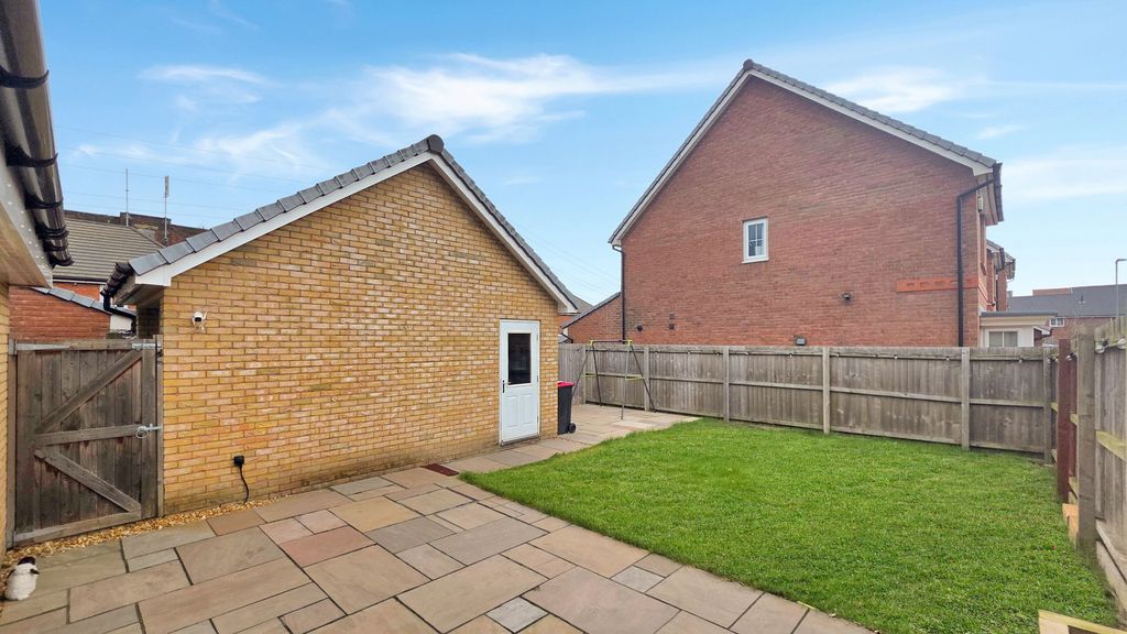 Property photo 3 of 24