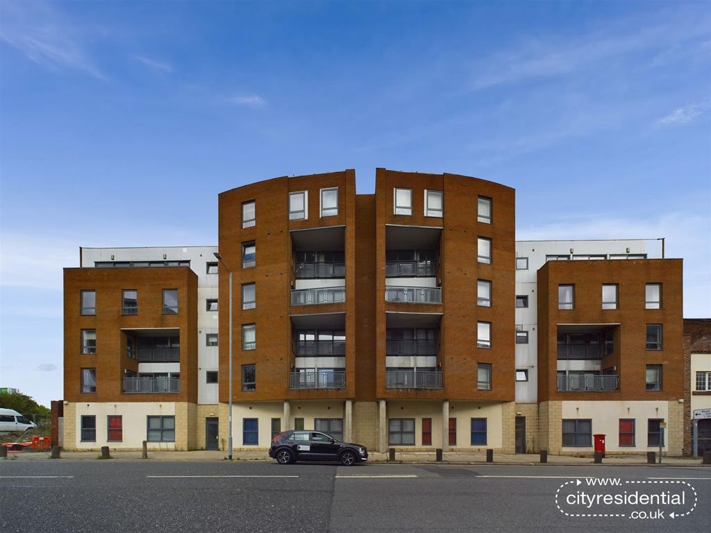 Property photo 2 of 13