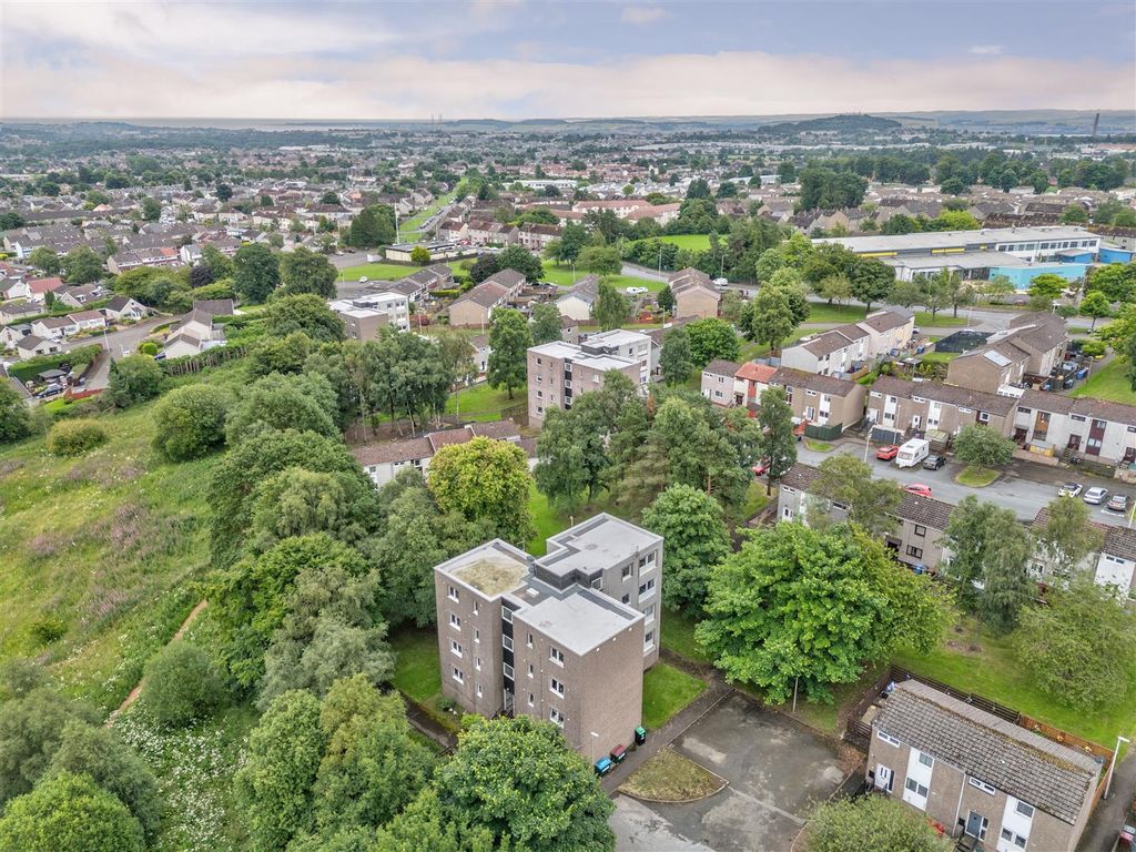 Property photo 3 of 10 17 Kinneff Crescent Dundee Rental-10.Jpg