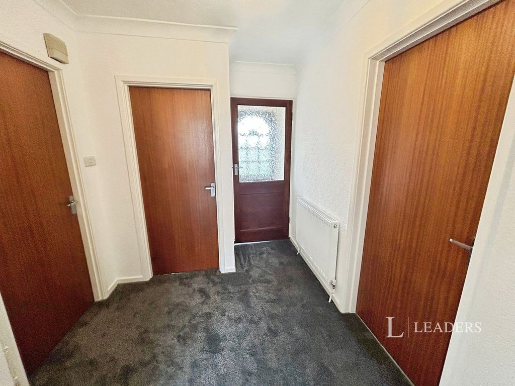 Property photo 2 of 9 Entrance Hall