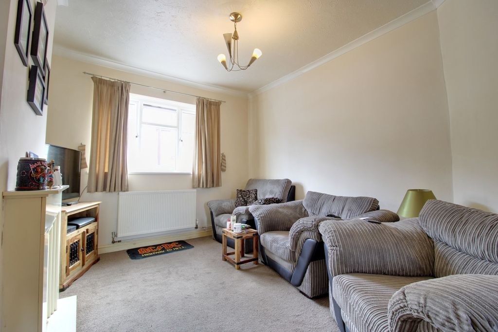 Property photo 3 of 13