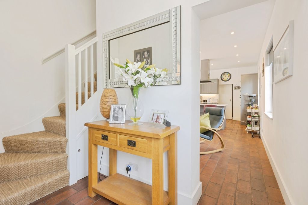 Property photo 3 of 17 Photo