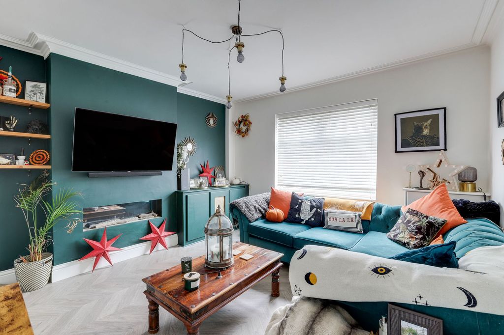 Property photo 2 of 22