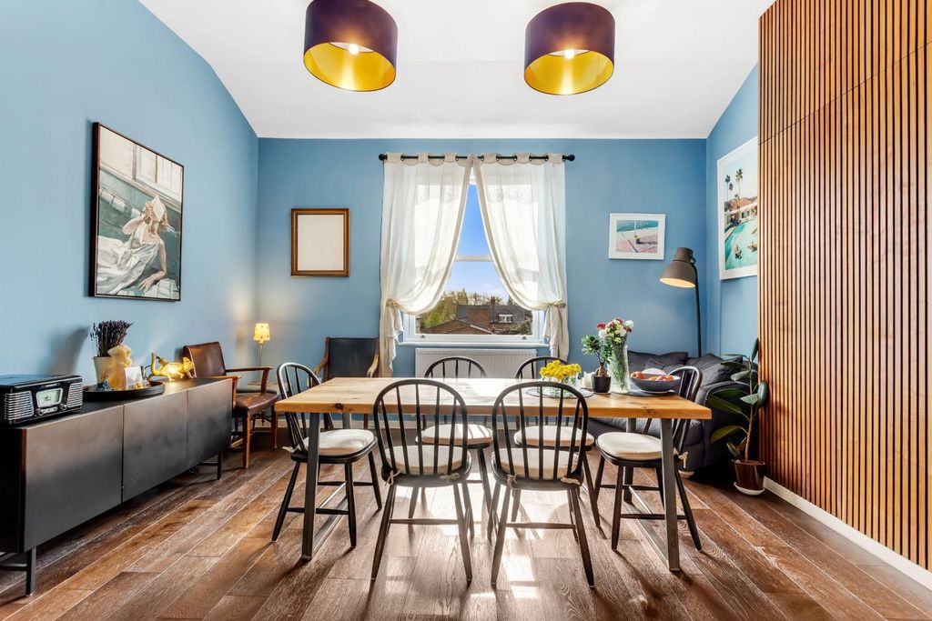 Property photo 3 of 14 Kitchen/Reception