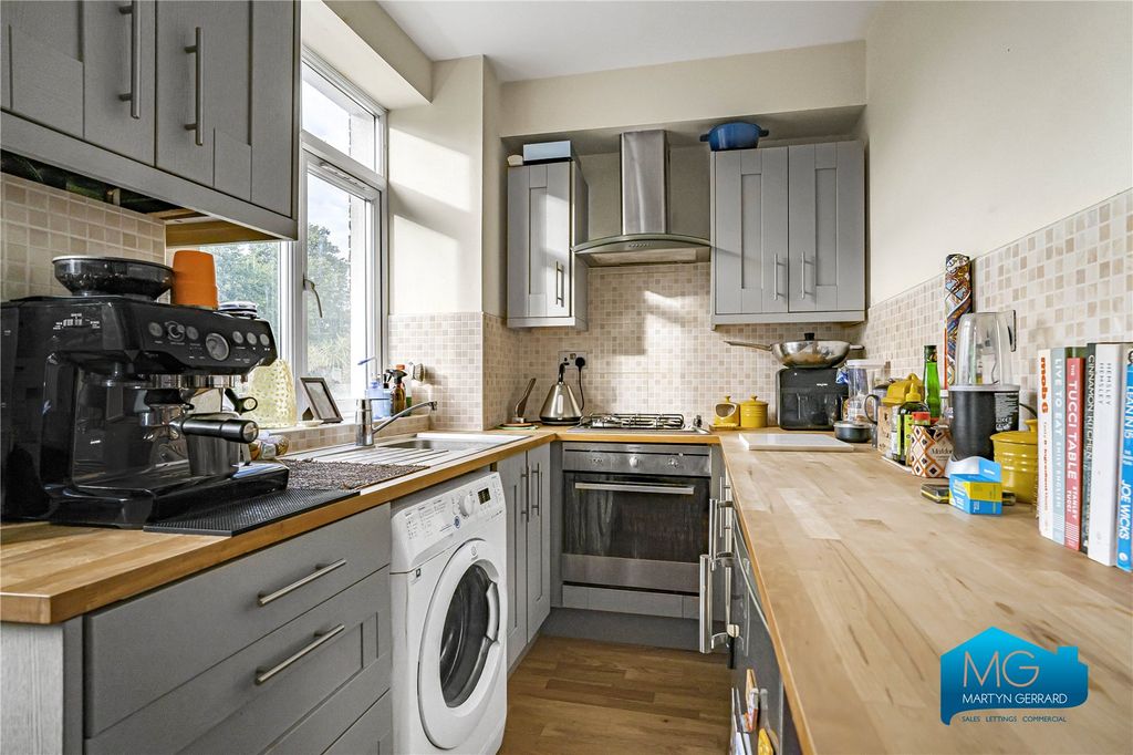 Property photo 2 of 19 Picture No. 28