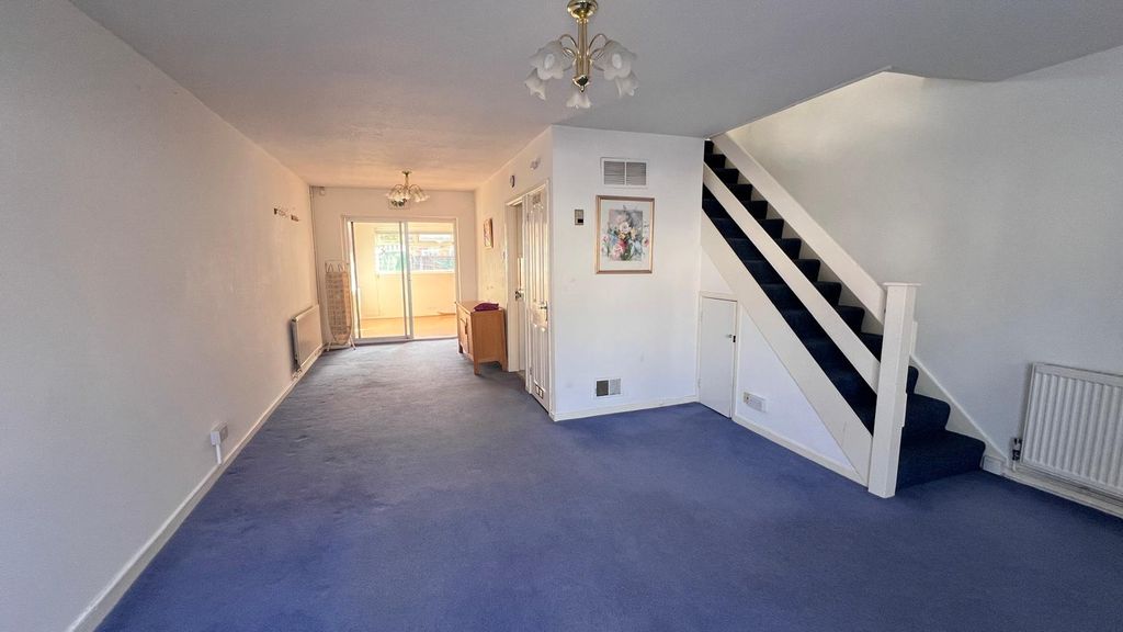Property photo 1 of 11 3 Bed House With Off Street Parking