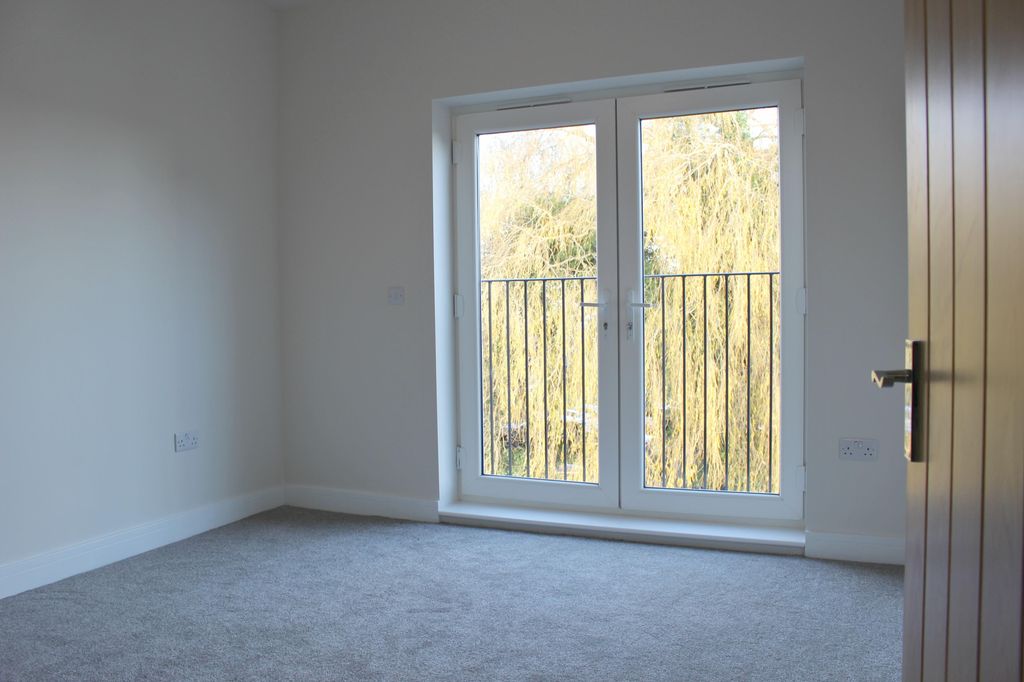 Property photo 3 of 6 Bedroom