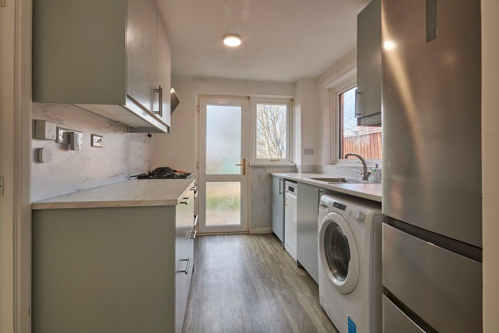 Property photo 3 of 15 Kitchen