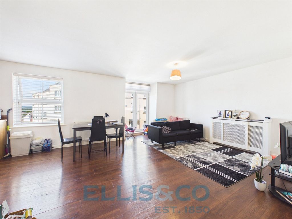 Property photo 3 of 15 Picture No. 03