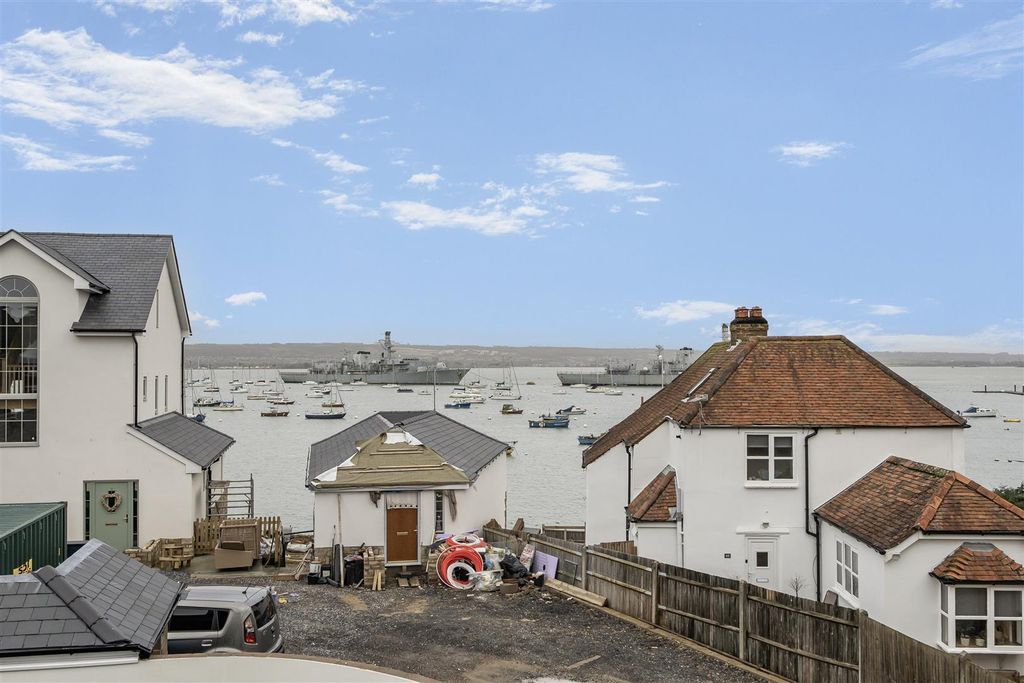 Property photo 2 of 18 Views