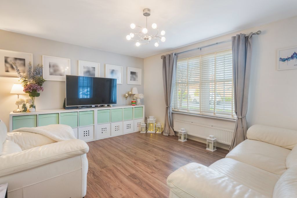 Property photo 2 of 16 Property Image 2