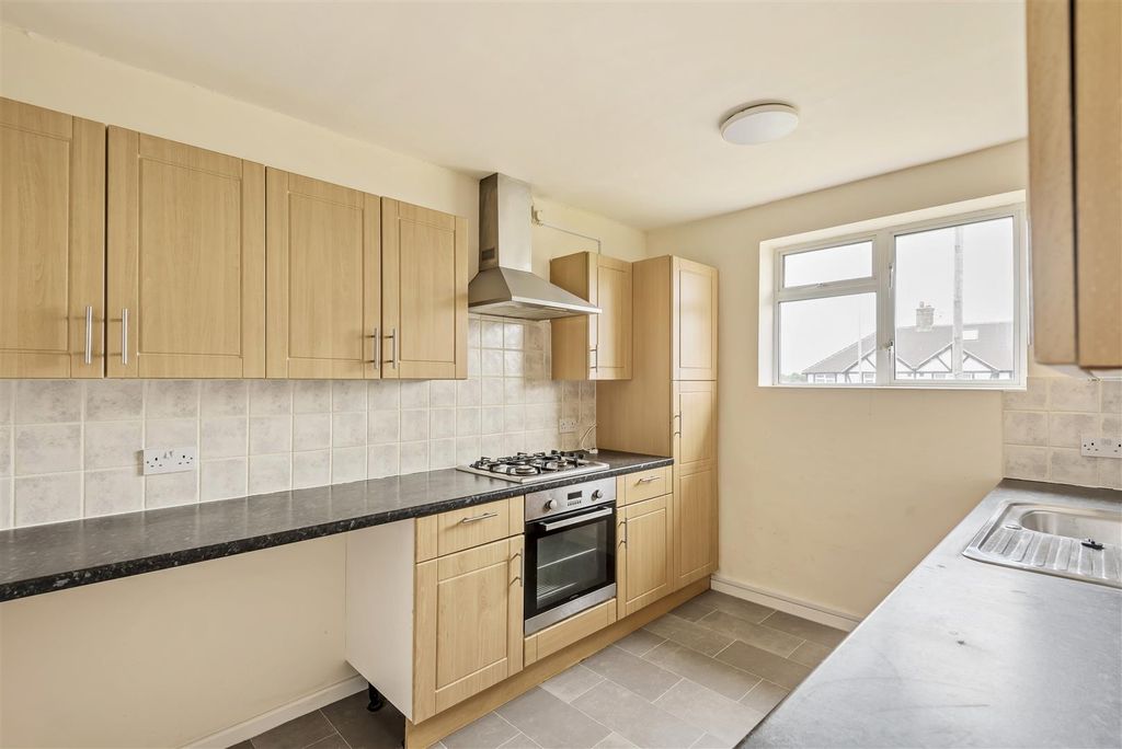 Property photo 1 of 9 Watford Road - Kitchen.Jpg