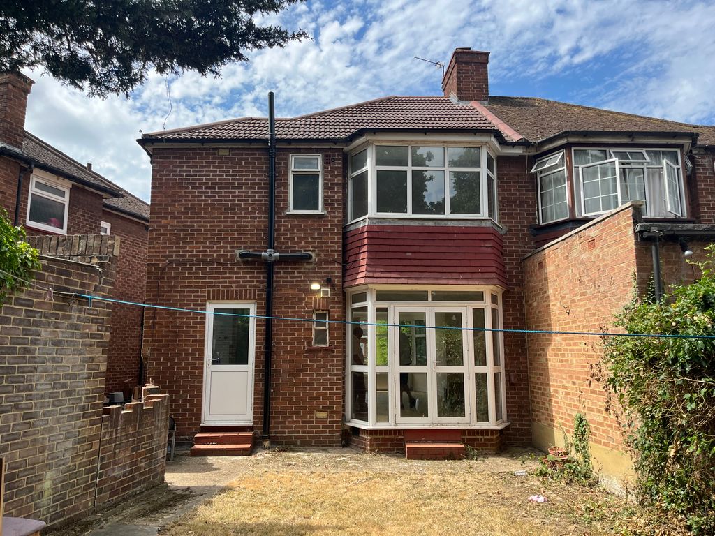 Property photo 1 of 16 Img_7143