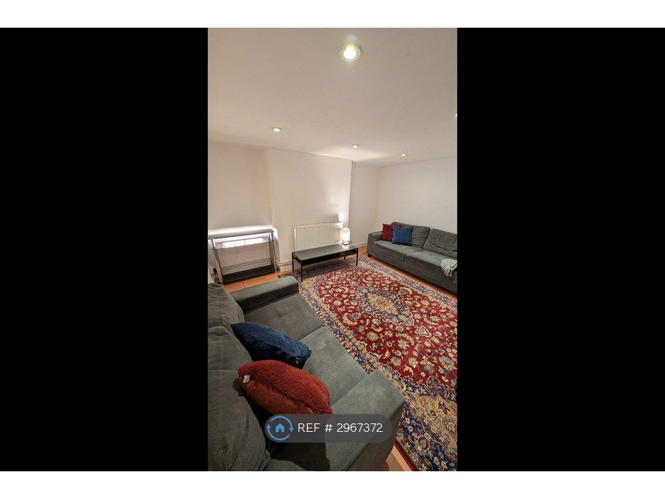 Property photo 1 of 8 Living Room Open Plan