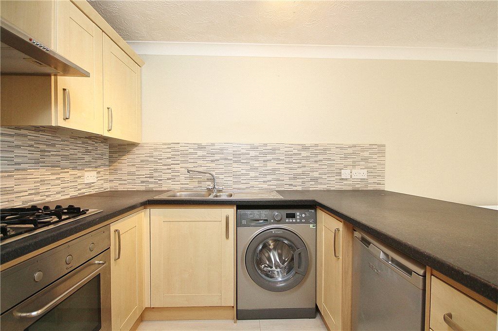 Property photo 3 of 9 Kitchen