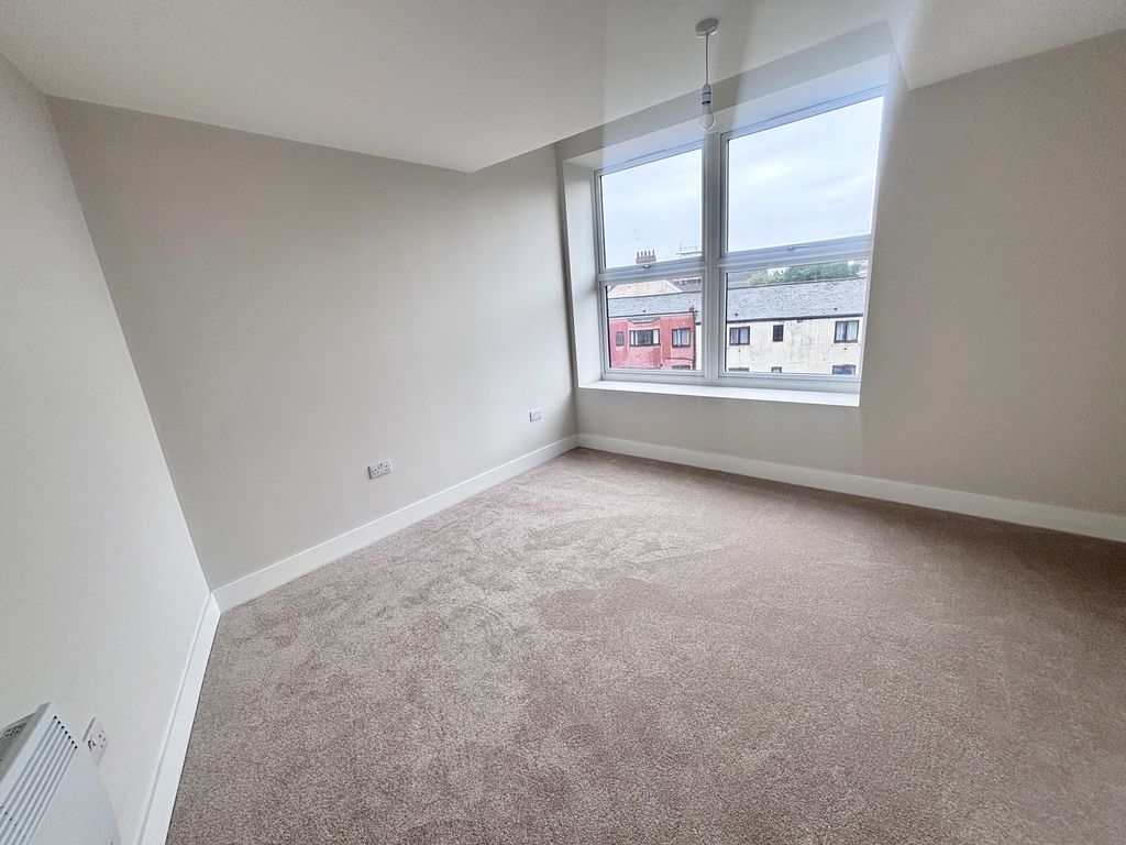 Property photo 3 of 6 Bedroom 1