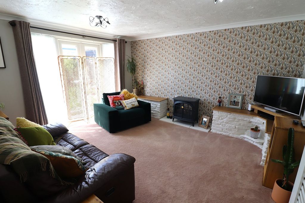 Property photo 3 of 19 Picture No. 12