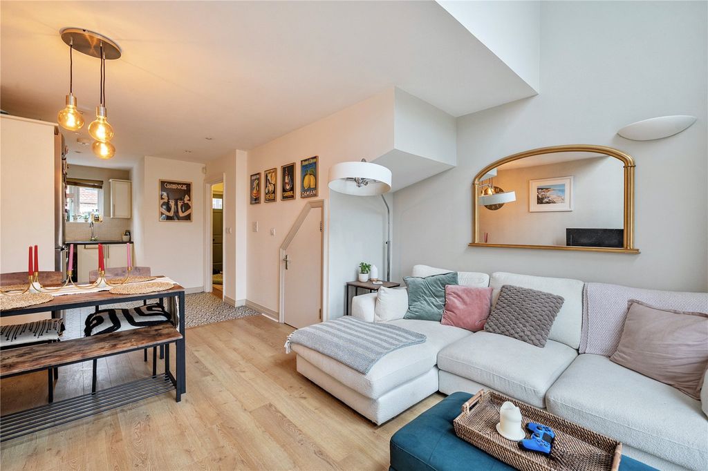 Property photo 3 of 15 Picture No. 32