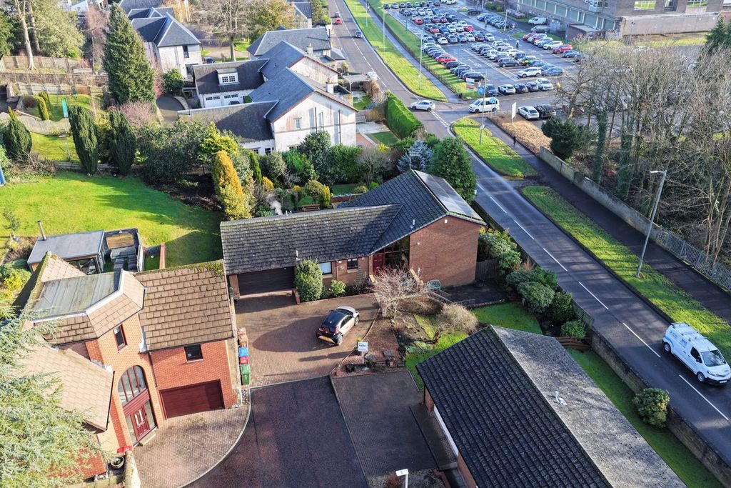 Property photo 3 of 40