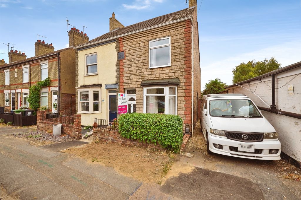 Property photo 1 of 11