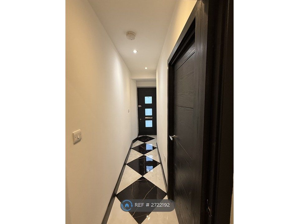 Property photo 3 of 27