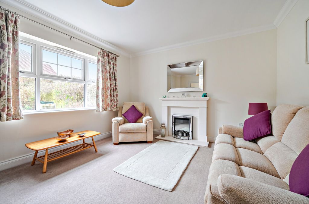 Property photo 3 of 17 1398185-7-696E0E3...