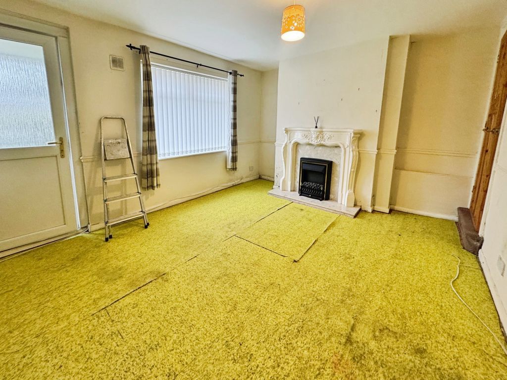 Property photo 3 of 7 Photo 6