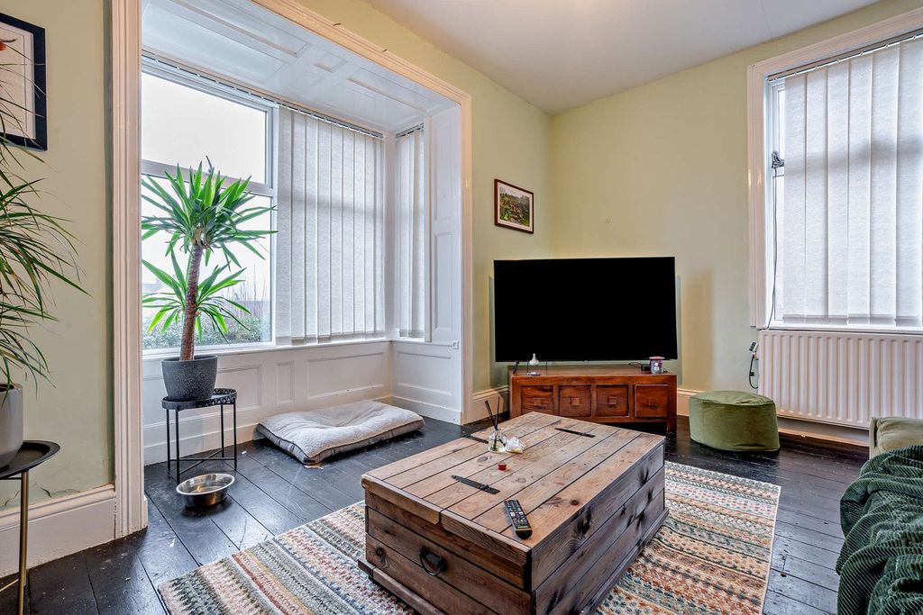 Property photo 3 of 39