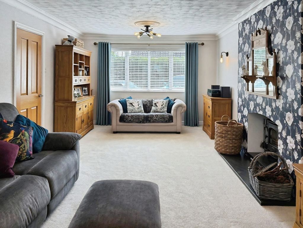 Property photo 3 of 46 Pbox-Img.Jpg