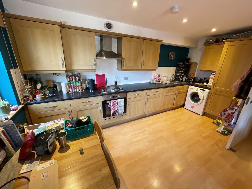 Property photo 2 of 6