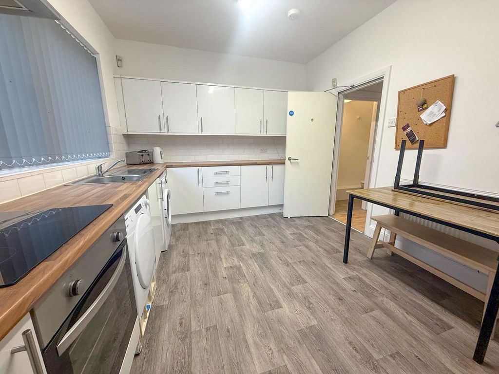 Property photo 2 of 17 Ferndale84749Photo-2025-11-12-14-09-26(5)_Edited.Jpg