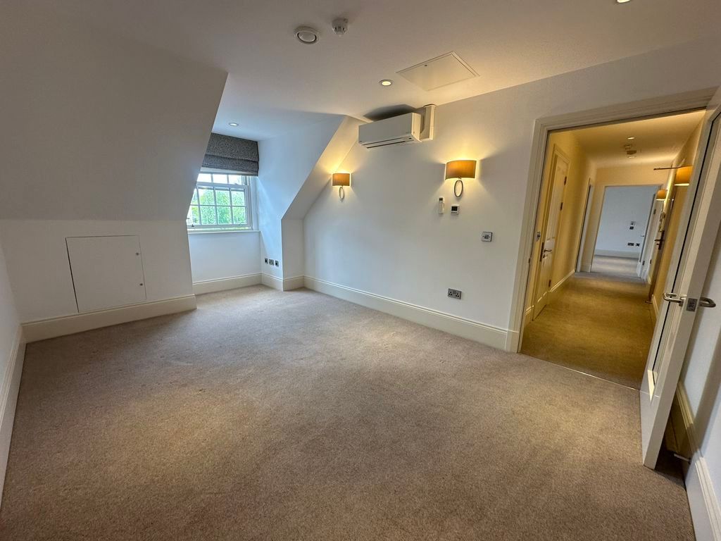 Property photo 2 of 11 Photo 7