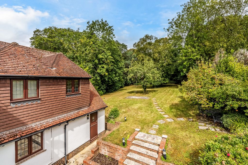 Property photo 2 of 30 21-Oast-Road-8