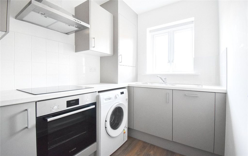 Property photo 2 of 10 Picture No. 17