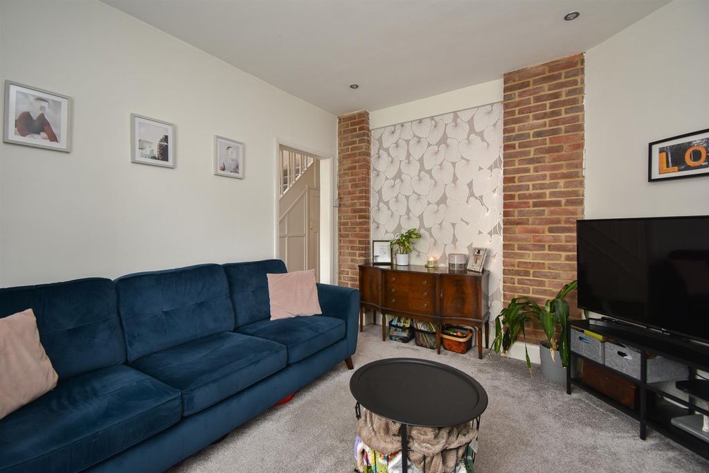 Property photo 2 of 19 Living Room