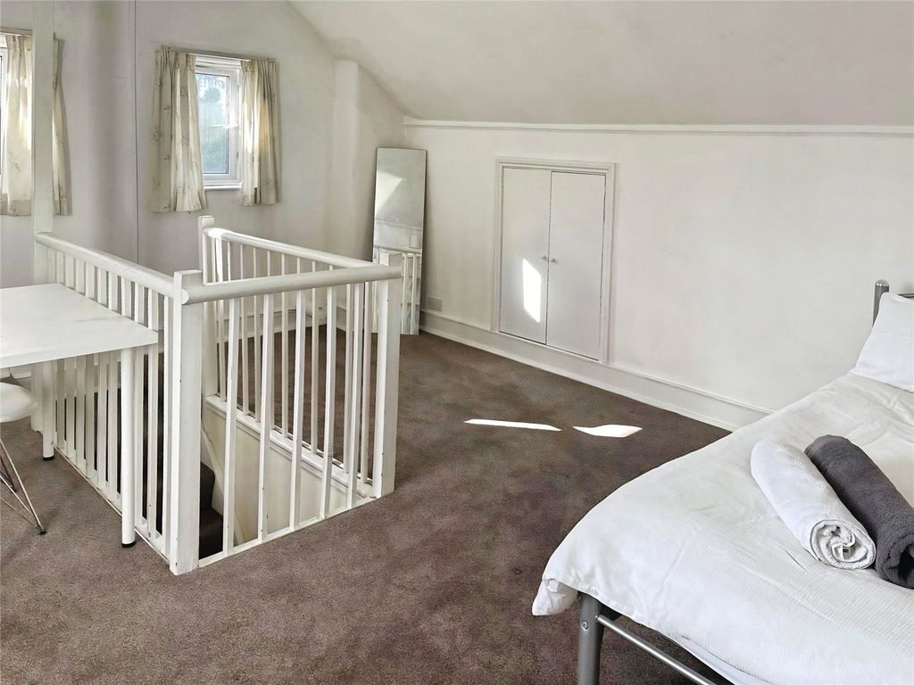 Property photo 3 of 4 Picture No. 04