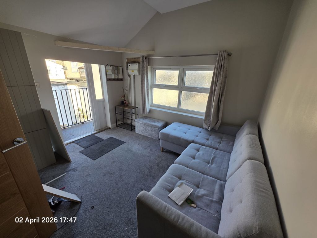 Property photo 3 of 6 Gallery