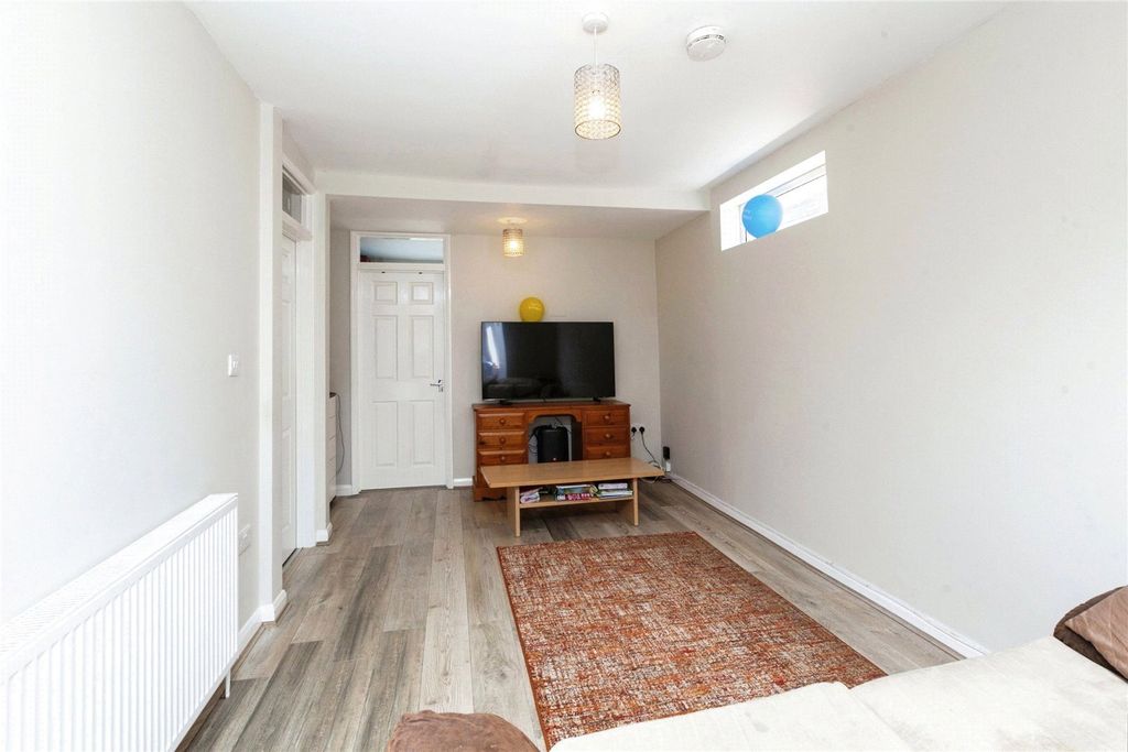 Property photo 3 of 15 Picture No. 08