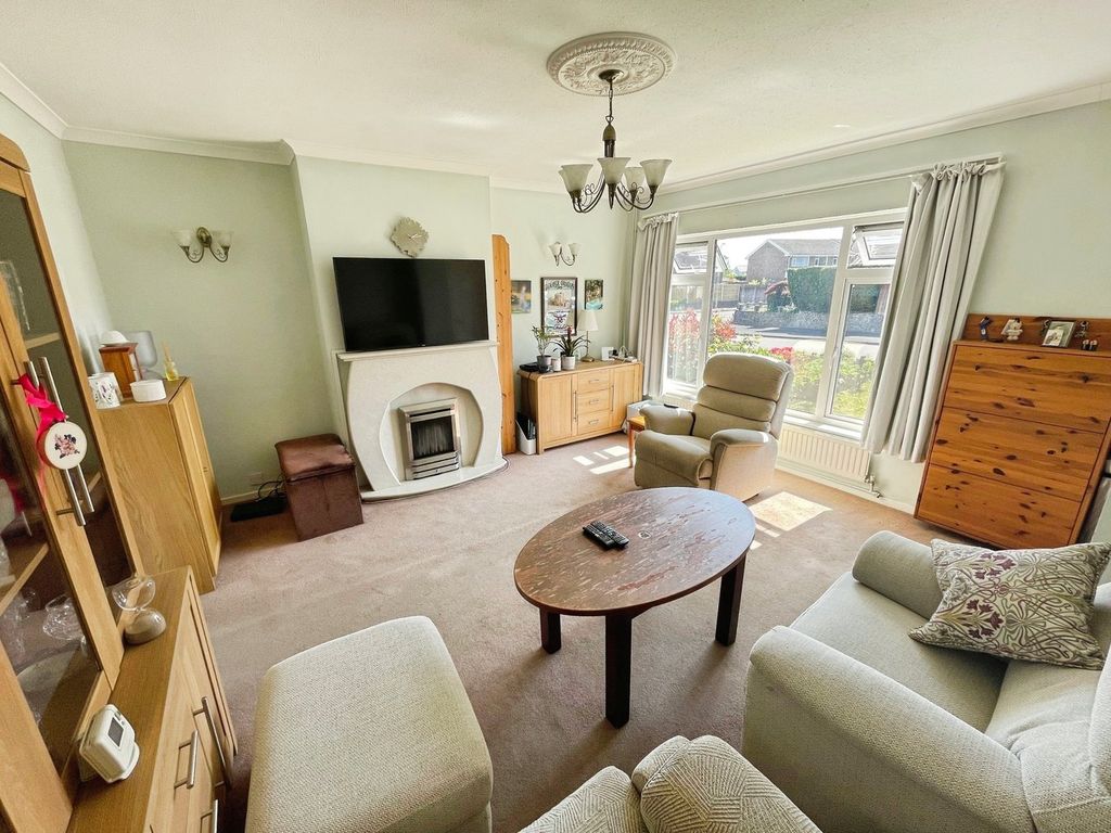 Property photo 2 of 21