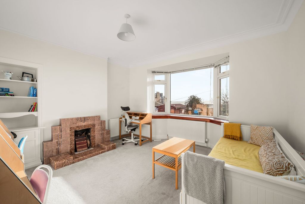 Property photo 3 of 21